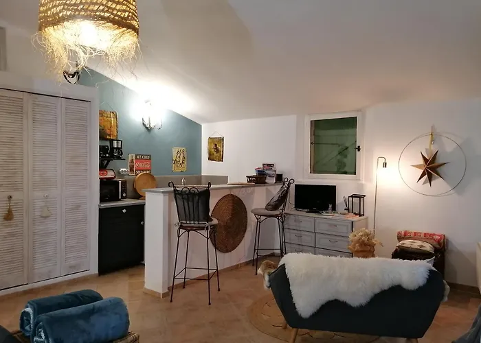 Studio Au Milieu D Une Oliveraie Le Mas De La Huppe